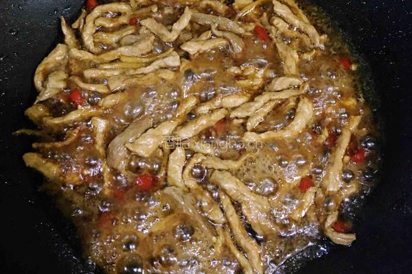 韭菜花炒肉丝的做法图解5