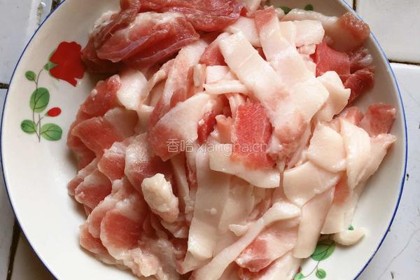 青椒炒肉的做法图解2