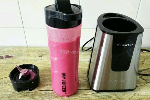 红心火龙果芒果汁的做法图解6