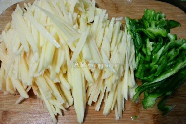 青椒土豆丝的做法图解2