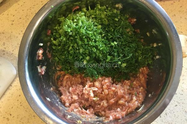 猪肉茴香蒸饺的做法图解4