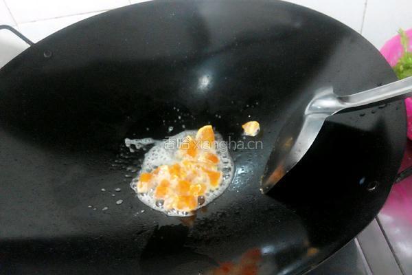 咸蛋黄芥菜汤的做法图解4