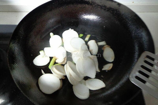 腊肠炒杏鲍菇的做法图解6