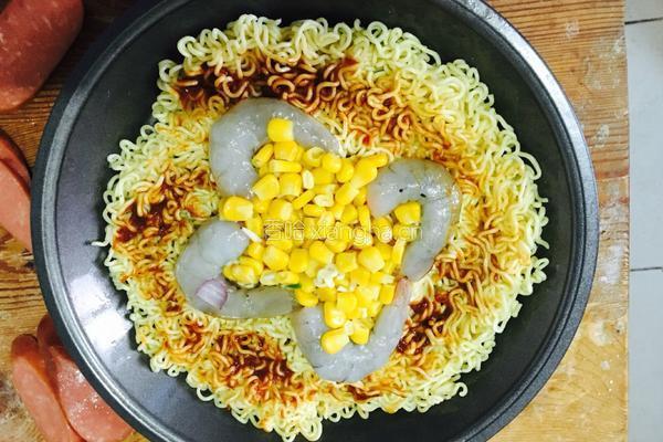 泡面披萨的做法图解3