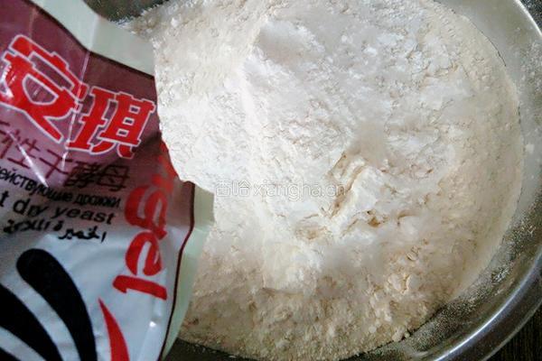 韭菜山野菜(青广东)馅饼的做法图解5