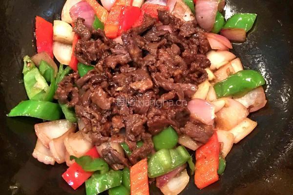 洋葱炒牛肉的做法图解6