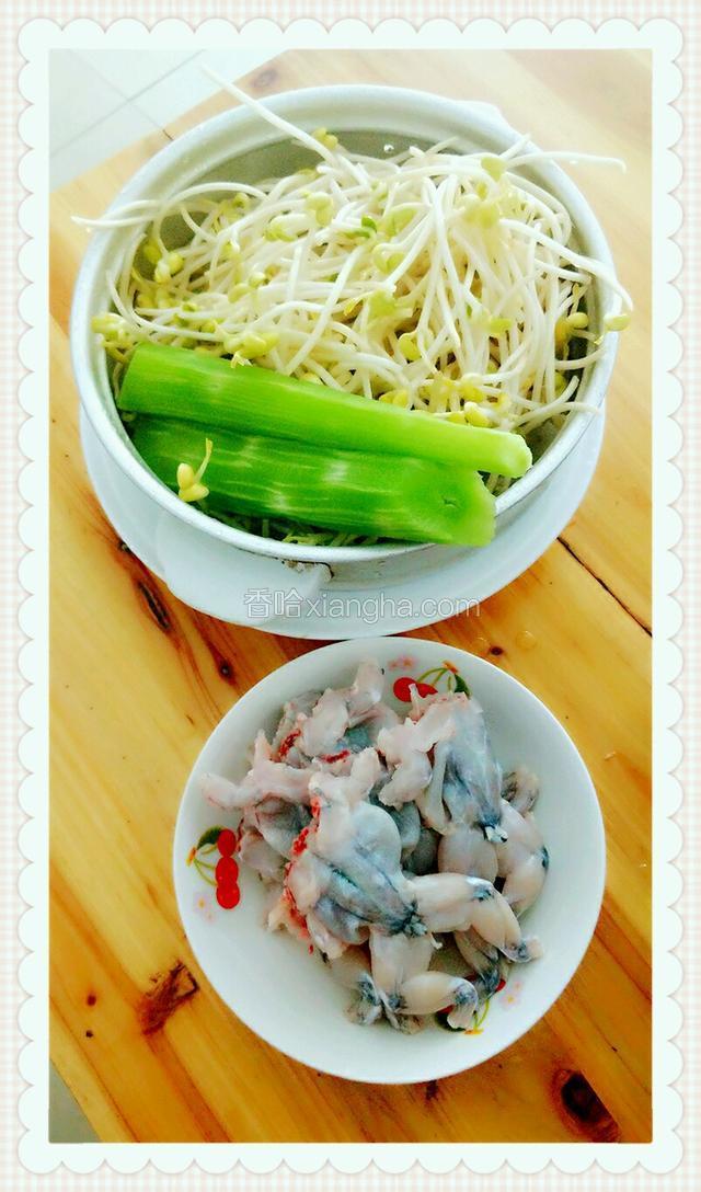 所有食材择好洗净备用