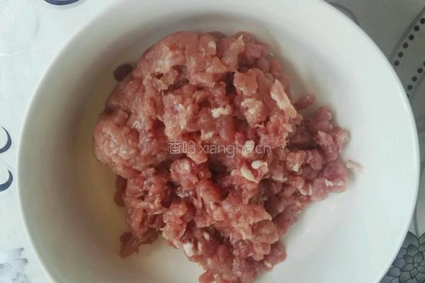 鲜肉锅贴的做法图解2