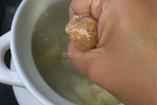 娃娃菜粉丝肉丸汤的做法图解7