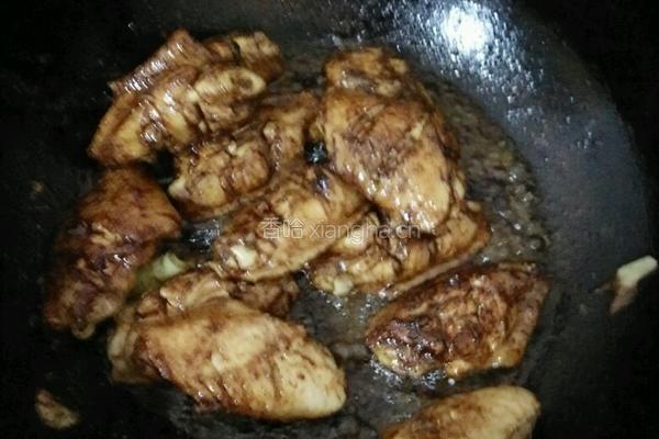 豆角炖鸡翅的做法图解3