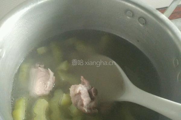 苦瓜排骨汤的做法图解4