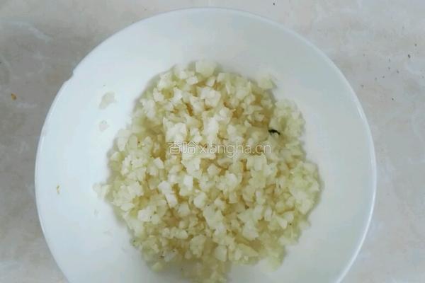 蒜蓉丝瓜的做法图解2
