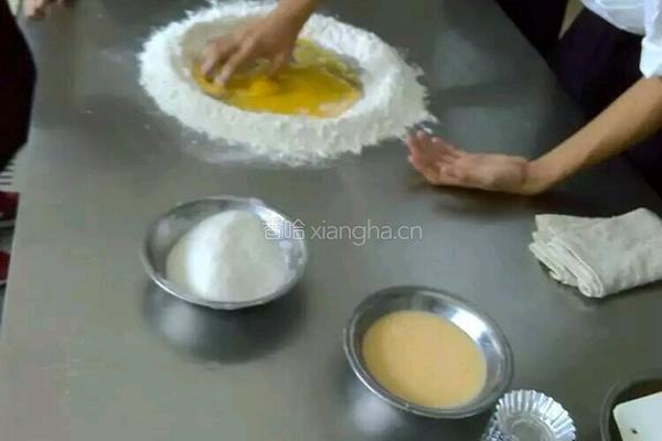 拿酥皮（蛋挞皮)的做法图解1