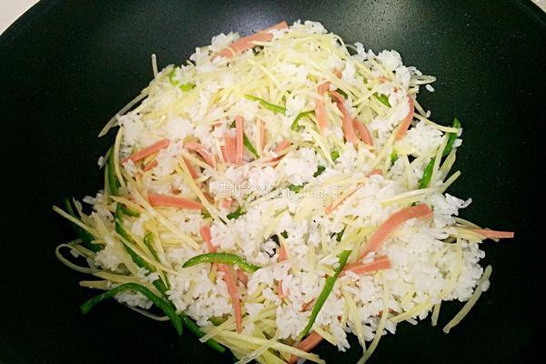 青椒土豆丝炒饭的做法图解7