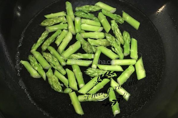 虾仁炒芦笋的做法图解4