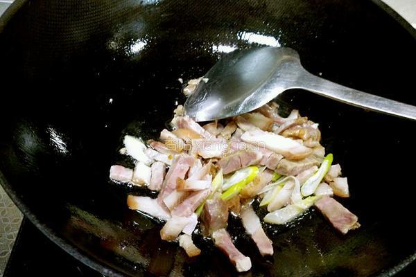 肘子肉炖海带的做法图解4