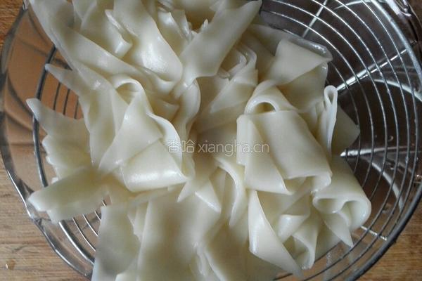 蕃茄酱炒面片的做法图解3
