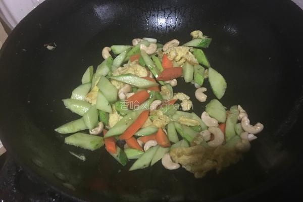 腰果炒虾仁的做法图解5