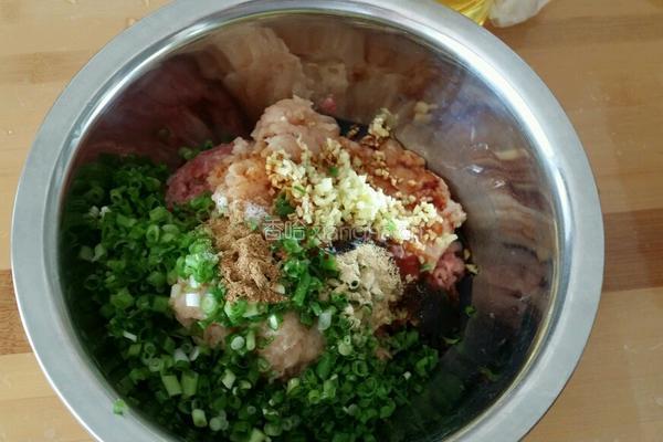 鸳鸯馅小馄饨的做法图解3