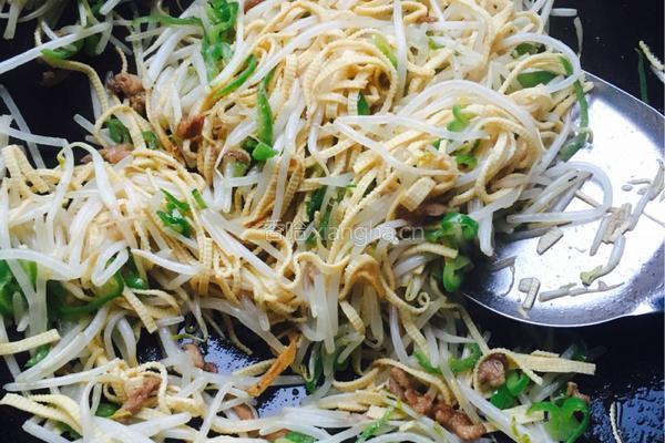 小炒豆芽肉丝的做法图解8