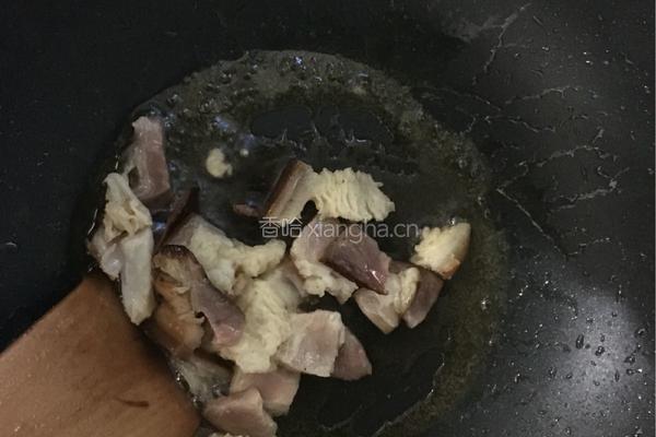 萝卜干炒腊肉的做法图解6