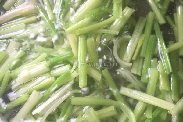 芹菜炒牛肉的做法图解3