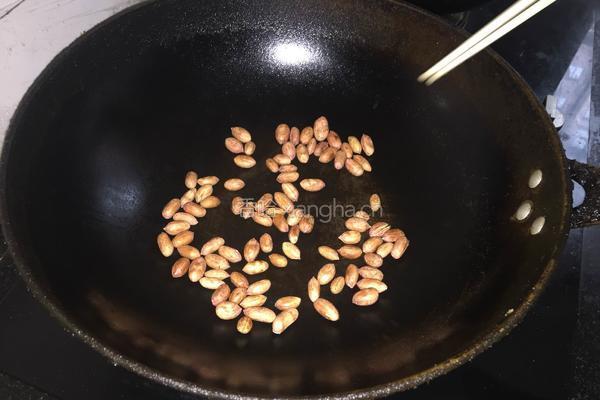 花生拌凉面的做法图解1