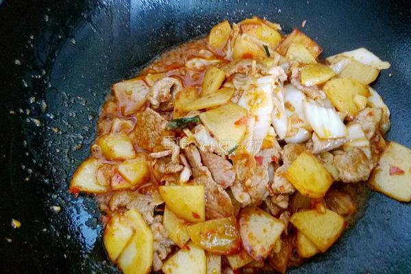 辣白菜炒土豆片的做法图解12