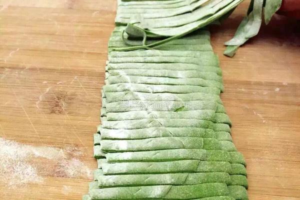 菜色手工面的做法图解5
