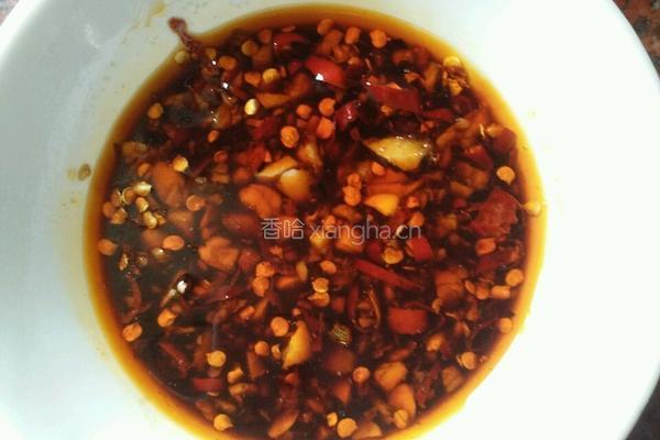 洋葱拌木耳的做法图解3