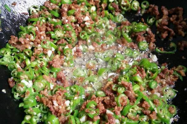 香芹炒肉沬的做法图解7