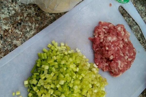 自创高压锅煎饺的做法图解1