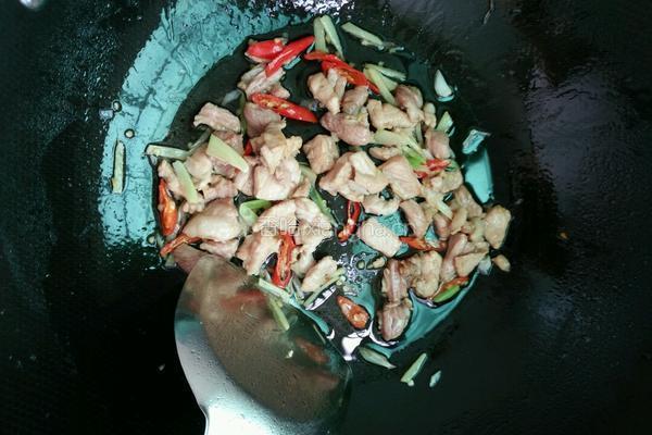 蒜苔炒肉的做法图解6