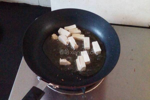 糖醋炸豆腐的做法图解1