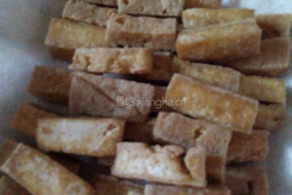 糖醋炸豆腐的做法图解2