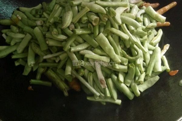 鸡脚烧四季豆的做法图解7