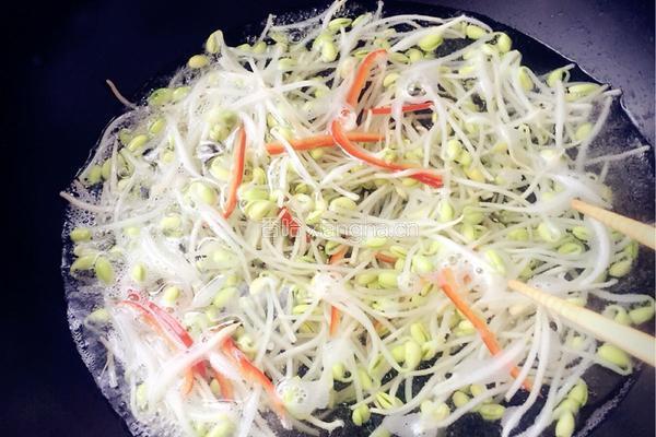 凉拌黄豆芽的做法图解3