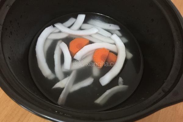自制椰子鸡的做法图解1