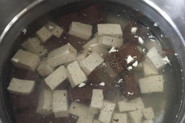麻婆双色豆腐的做法图解2