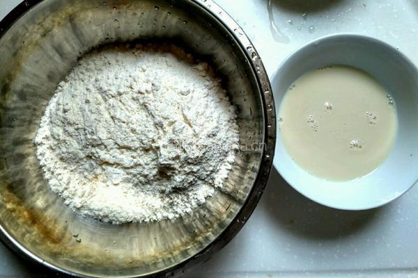 豆沙如意卷的做法图解1