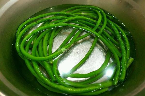 豇豆棒棒糖的做法图解3