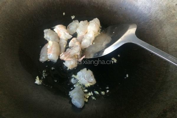西兰花炒虾仁的做法图解5