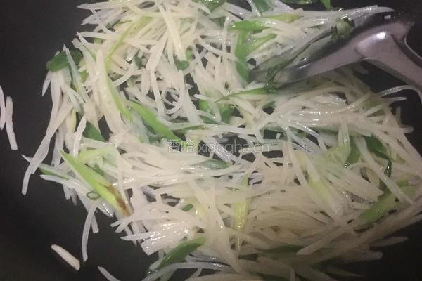 小葱炒土豆丝的做法图解3