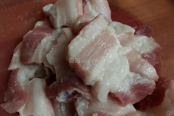 土家酸辣粉蒸肉的做法图解2