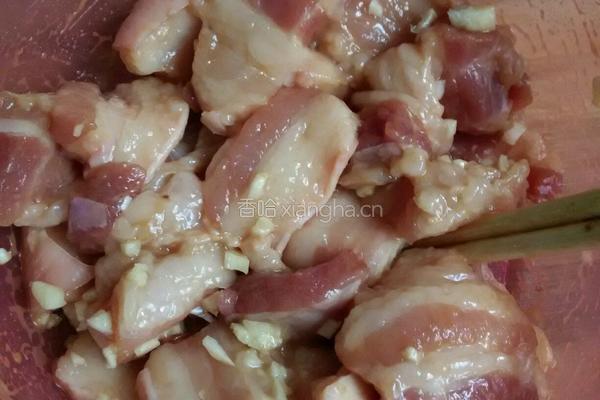 土家酸辣粉蒸肉的做法图解4
