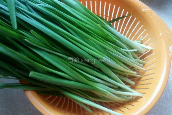 韭菜猪肉包子的做法图解1