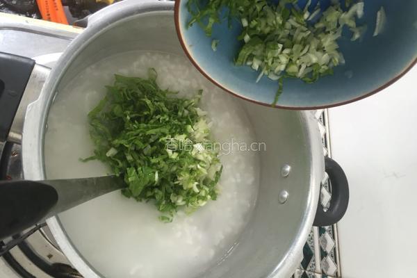 排骨青菜粥的做法图解6
