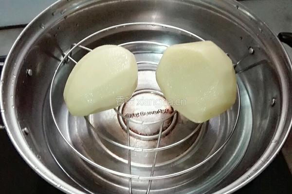 咸香土豆饼的做法图解1