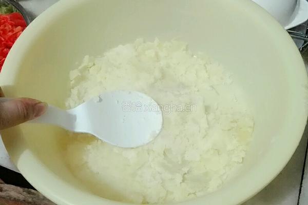 咸香土豆饼的做法图解2