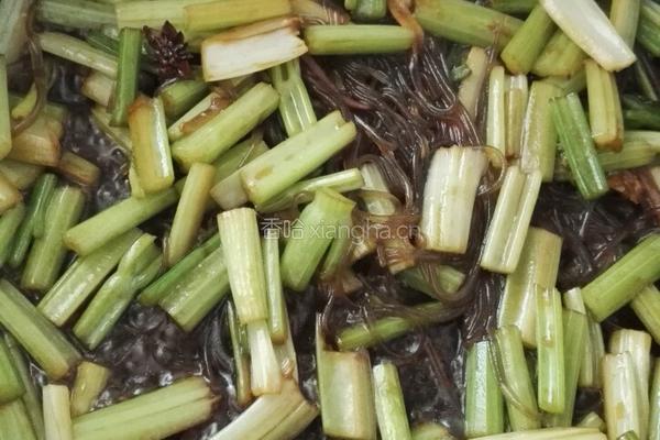 芹菜粉条的做法图解7